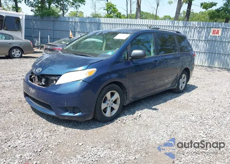2011 Toyota Sienna Le V6 z USA, uszkodzony, nr VIN 5TDKK3DC2BS024566